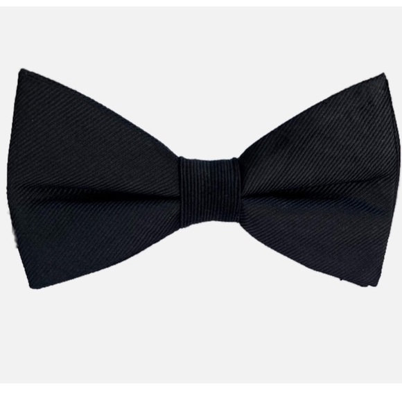 NWT IZOD Adjustable and Pre-Tied Black Bow Tie with Royal Blue Pocket Square - Picture 3 of 12
